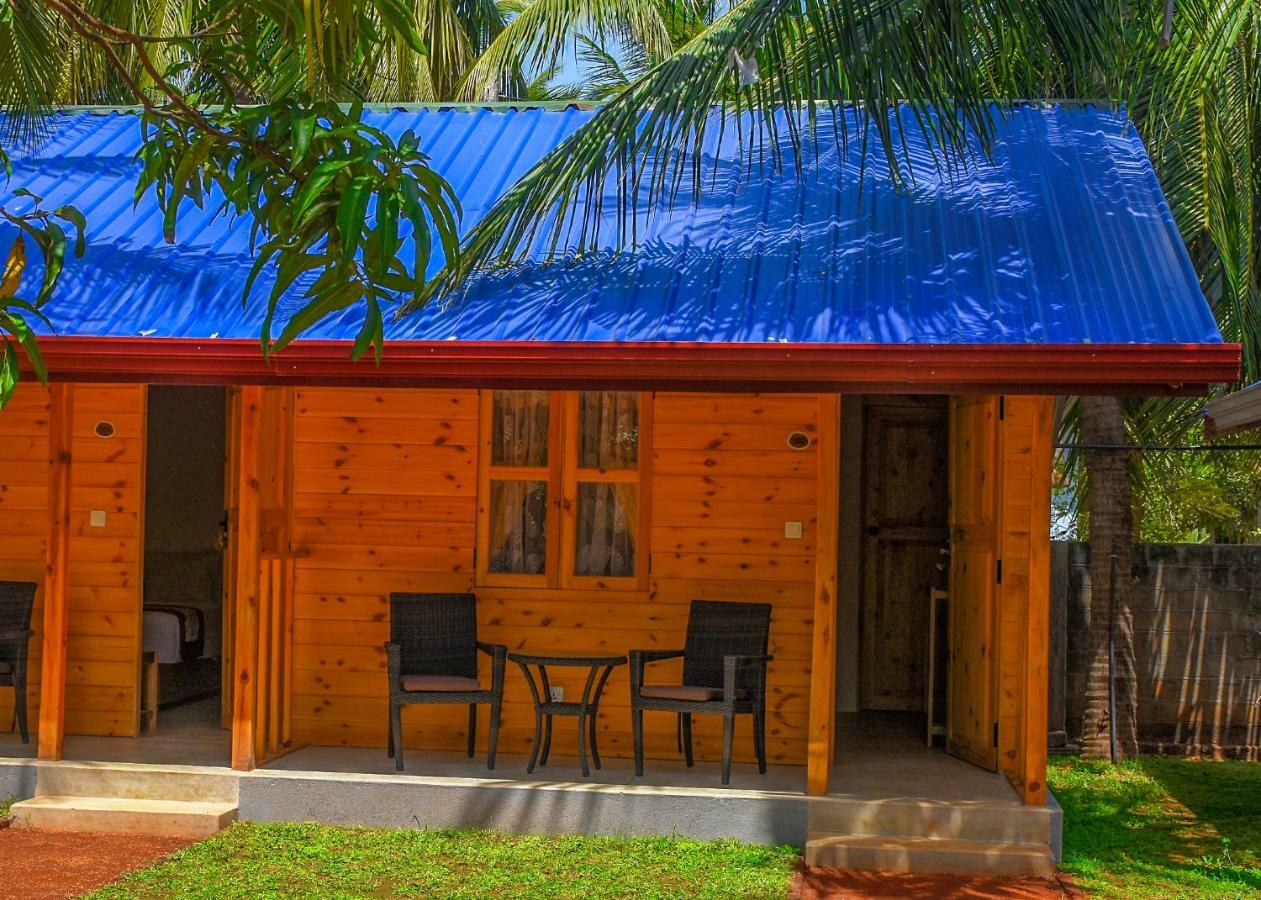 Trinco Relax Hut Trincomalee Exterior foto