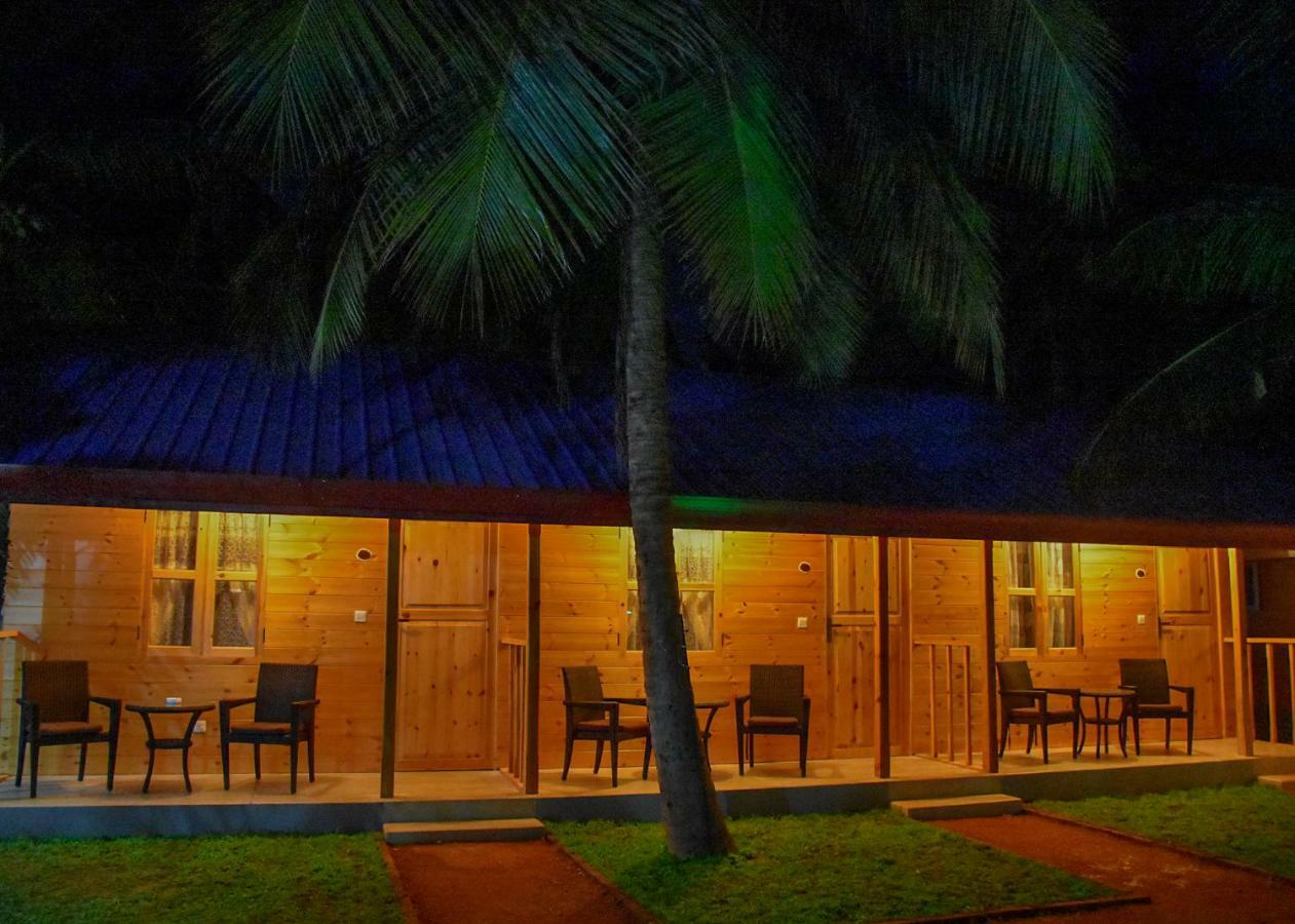 Trinco Relax Hut Trincomalee Exterior foto